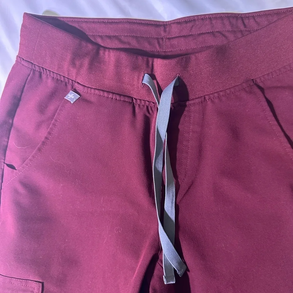 Figs Men's Maroon Joggers with Gray Accents